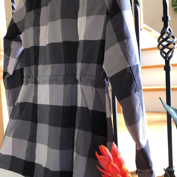 The North Face Gray Black Plaid Check Print Rain Coat Jacket + Hoodie - Picture 3 of 15